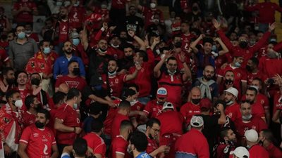 الأهلي في المونديال.. الجماهير تؤازر الفريق: 