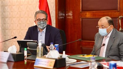 وزيرا السياحة والآثار والتنمية المحلية يناقشان مقترحات إحياء مدينة إسنا