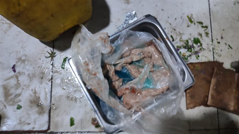 ضبط لحوم فاسدة داخل