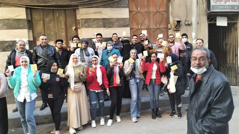 اجراء مسحات للمسافرين