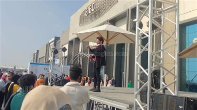 الفنون الشعبية والغربية تجذب زوار معرض القاهرة الدولي للكتاب | صور