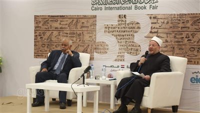 حمدي رزق: هناك محاولات لاختطاف الخطاب الديني المصري| صور