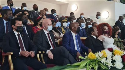 رئيس الكاميرون وإنفانتينو وموتسيبي أبرز الحضور في نهائي أمم أفريقيا بين مصر والسنغال 