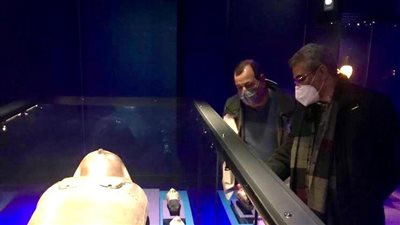 رئيس قطاع المتاحف يتفقد معرض «رمسيس ذهب الفراعنة» بمدينة هيوستن الأمريكية