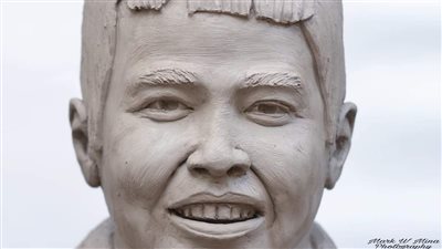 طالب منياوي ينحت تمثالا لـ الطفل ريان المغربي | صور