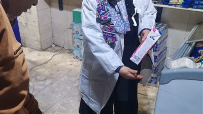 حملة مكبرة على محلات الأغذية بشارعي خوفو والصناديلى | صور