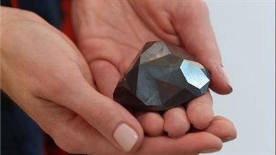 سباق محموم لشراء الماسة اللغز 