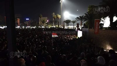أغان ورقص لتشجيع المنتخب المصري بعد انتهاء الوقت الأساسي بالتعادل السلبي| فيديو 