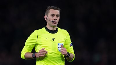 ملك الكروت الصفراء.. معلومات عن كليمان حكم مباراة الأهلي وبالميراس