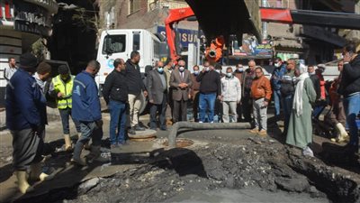 محافظ الجيزة يوجه بإصلاح كسر ماسورة مياه بشارع الثلاثيني بالعمرانية|فيديو وصور
