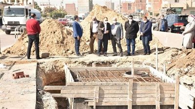 تحقيقات موسعة في واقعة انفجار خط طرد الصرف الصحي الرئيسي بالزقازيق |صور