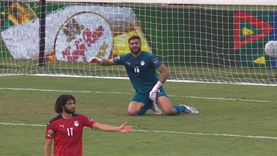 طبيب منتخب مصر: أبو جبل قال لي لو رجليا مقطوعة مش هطلع من الملعب