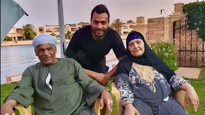 والدة أبو جبل: حنين وبدعيله ربنا ينصره.. والحارس يكشف عن واقعة حدثت لها بعد لقاء السنغال