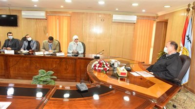 محافظ أسيوط يترأس اجتماع الموقف التنفيذى لمشروعات حياة كريمة
