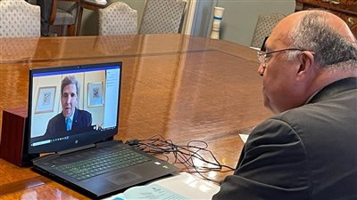 سامح شكري يتلقى اتصالا مرئيا من المبعوث الرئاسي الأمريكي للمناخ