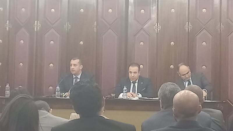 لجنة الاتصالات بمجلس