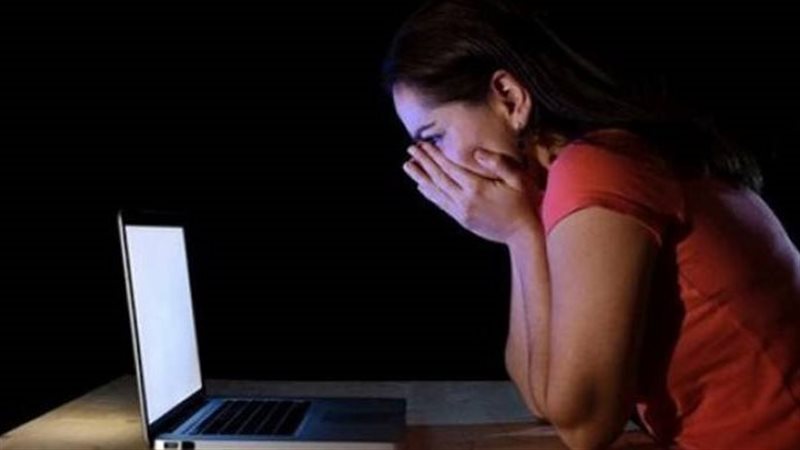 ضحايا الابتزاز الإلكتروني
