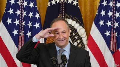 بسبب تهديد بوجود قنبلة.. إجلاء زوج نائبة الرئيس الأميركي من مدرسة ثانوية