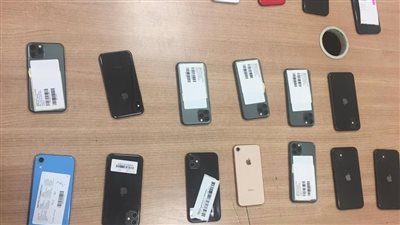 ضبط راكب حاول تهريب هواتف محمولة بمطار القاهرة