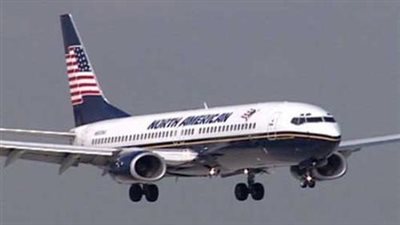 تهديد يجبر طائرة أمريكية على تغيير مسارها