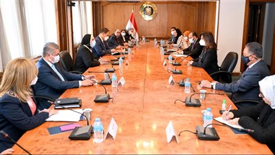 نبيلة مكرم: توجيهات رئاسية لـ 