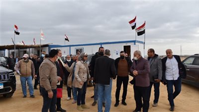 مسئولو الإسكان يتفقدون سير العمل بمدينة السويس الجديدة