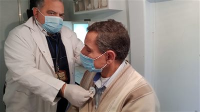 قافلة طبية توقع الكشف على 1318 حالة بـ ميت أبو خالد في الدقهلية 
