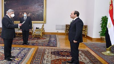 السيسي يشهد أداء حلف اليمين لبولس فهمي ويعرب عن التقدير العميق للدور الهام للمحكمة الدستورية العليا