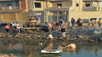 العناية الإلهية تنقذ سائقا من الغرق في بحر البقر بالشرقية | صور