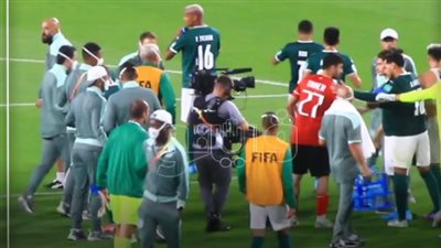 مشادة بين ياسر إبراهيم ولاعبي بالميراس بعد نهاية لقاء الأهلي | فيديو