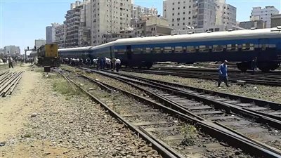 تفاصيل إصابة 9 أشخاص في حادث تصادم قطار السويس بـ أتوبيس 