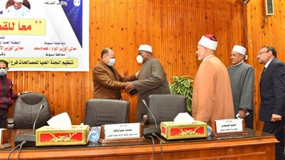 محافظ قنا: تخطينا 135 مصالحة ثأرية خلال السنوات الأخيرة 