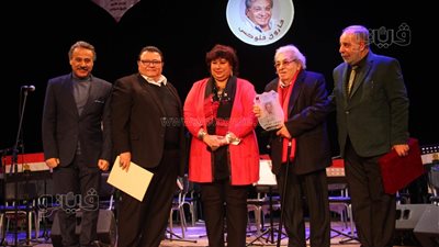 فاروق فلوكس بعد تكريمه: الحمد لله كرمت في حياتي وأتمنى تكريم أبناء جيلي.. فيديو