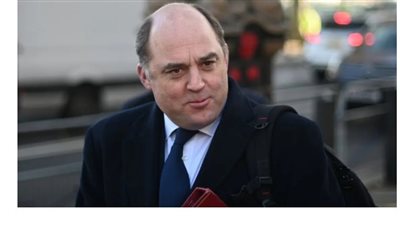 وزير الدفاع البريطاني: روسيا تخطط لتدريبات استراتيجية نووية قريبا