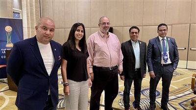 وفد الأهلي يستقبل أعضاء الجالية المصرية بأبوظبي