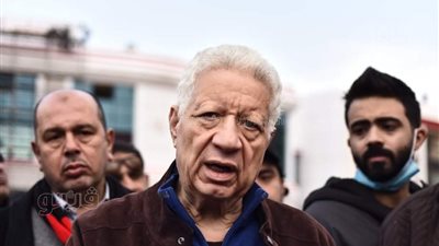 مرتضى منصور يعلن أسماء اللاعبين الموافقين على التجديد للزمالك