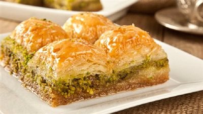 طريقة عمل البقلاوة الهشة بالسمن البلدى