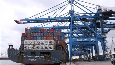 التصنيع واللوجستيات والنقل البحري 3 أدوات لدعم الاقتصاد