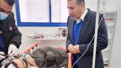 مدير الطب العلاجي يزور مصابي حادث أتوبيس مطروح | صور