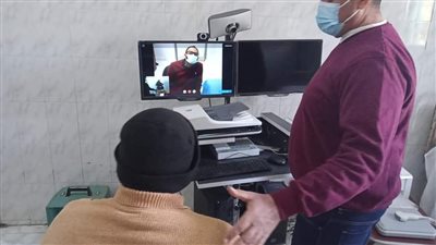 توقيع الكشف الطبي على 66 حالة مرضية بعيادات العلاج عن بعد في الوادي الجديد| صور