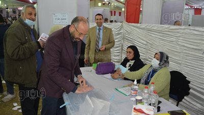 حسام المندوه يدلي بصوته في انتخابات نادي الزمالك | صور