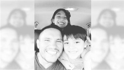 أب ينشر صورة 