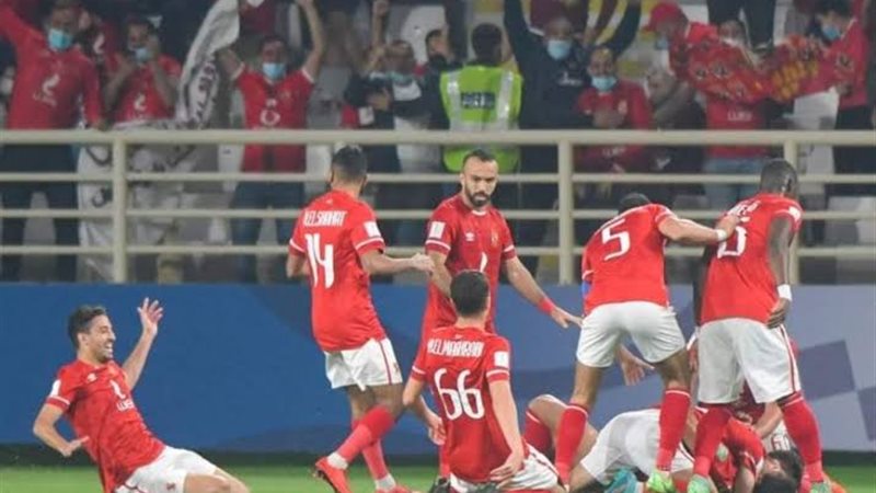 لاعبو الأهلي