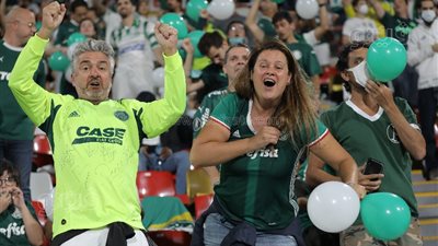 جماهير بالميراس تشعل ملعب محمد بن زايد لتشجيع فريقها أمام تشيلسي..فيديو وصور 