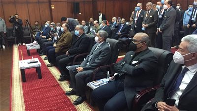 المصيلحي يفتتح مجمع الخدمات التموينية والسجل التجاري في أسيوط 