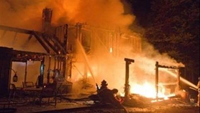 إخماد حريق في مخزن إسفنج بالقناطر