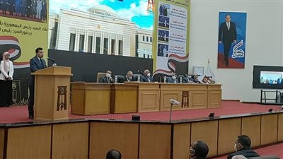 وزير الرياضة يعقد لقاء مع شباب الجامعات بالوادى الجديد| صور