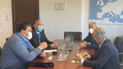 المصرية للاتصالات تبحث التعاون مع أوتي إي جلوب اليونانية في مجال الكابلات البحرية