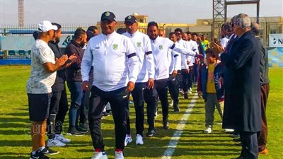 ممر شرفي من لاعبي أبوكساه لفريق لافيينا بعد صعودهم للقسم الثاني