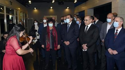 رئيس الوزراء ووزيرة الثقافة يشهدان افتتاح معرض عمرو فهمي بالأوبرا